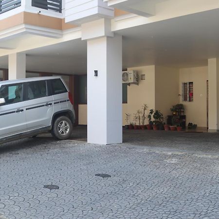 The Dibrugarh Address Hotel ภายนอก รูปภาพ